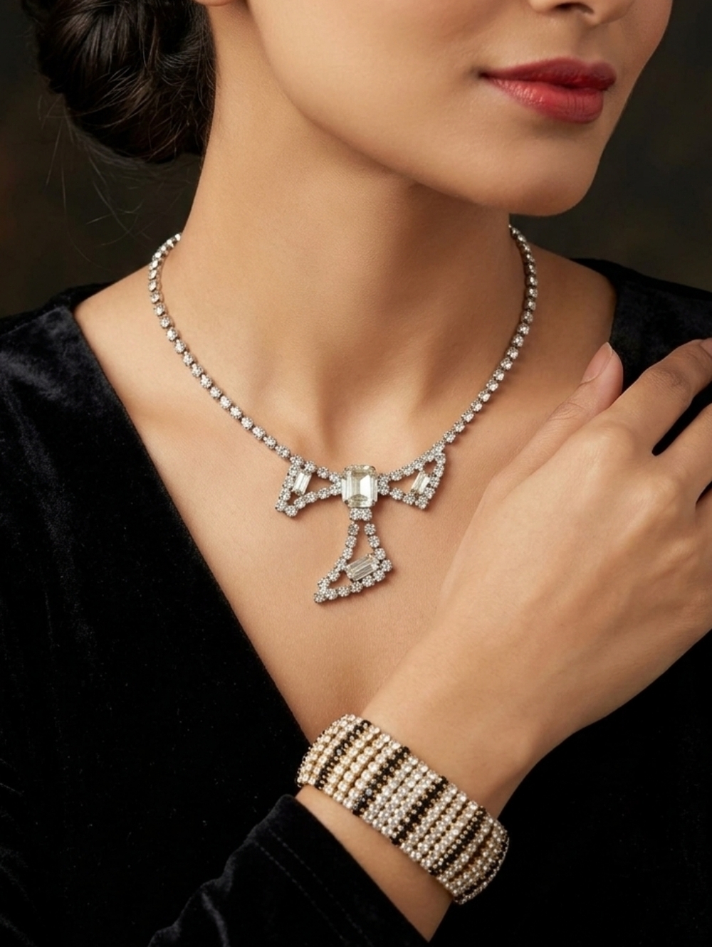 Source Unknown Rhinestone Bow Choker Necklace & Multi-Row Bracelet Set - MINT